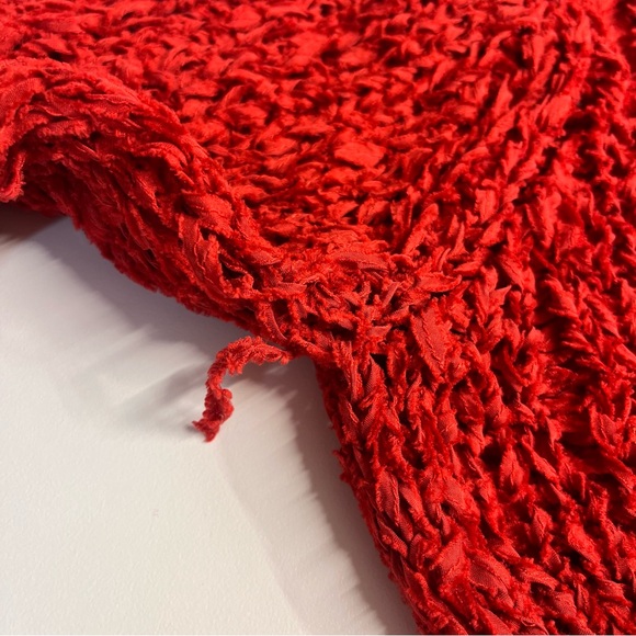 Imperfect y2k 100% silk top large crochet style crinkle red baddie going out top - Picture 11 of 17